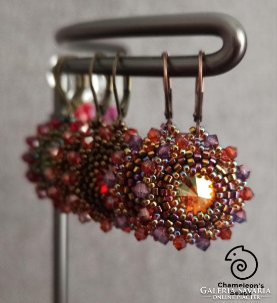 "Marsala and Red Mandala Beading Earrings" Swarovski kristályos lilás-vörös gyöngyfűzött fülbevaló