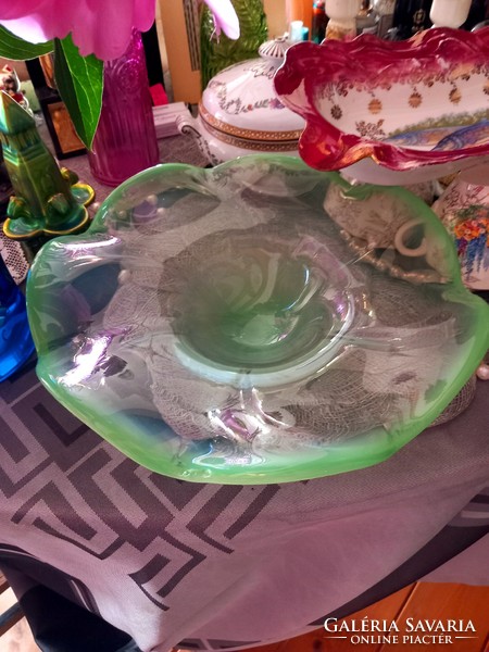 Különleges aqua zöld hullámos üvegtál