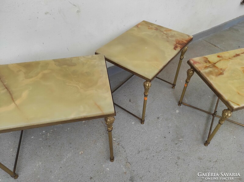 Antik 3 darab patinás réz lábú onix lapos összetolható kis asztal asztalsor 721 7471