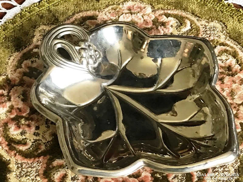 Luxurious, vintage bowl with leaf shape, delicacy or sugar cubes