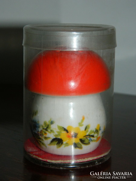 Aquincumi mushroom salt shaker in original packaging