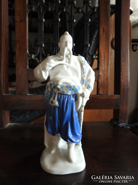 Keleti figura - porcelán szobor