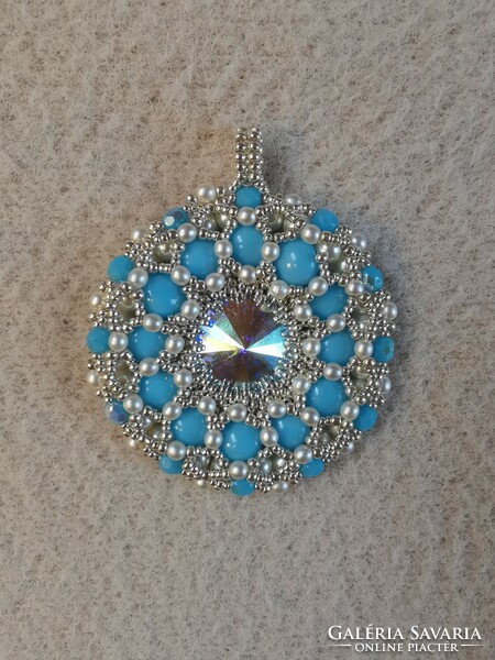 Swarovski rivolis blue pendant and bracelet