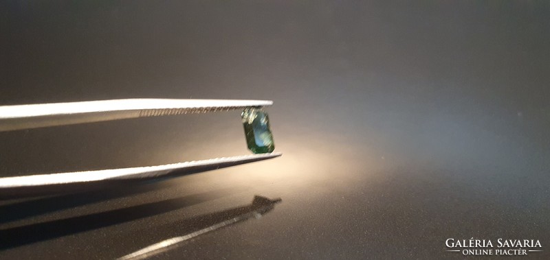 Colombian emerald 0.65 Carat. With certification.