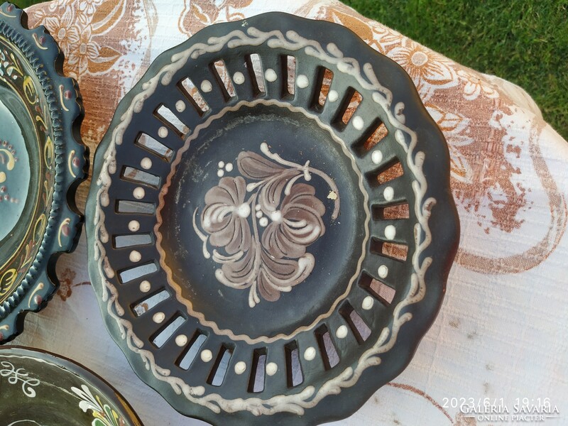 Retro folk pattern ceramic wall plate, wall decoration for sale!