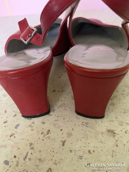 Red leather sandal shoes in size 39
