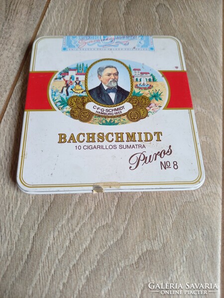 Szép régi fém cigarettás doboz, 2 szál cigarettával (Bachschmidt)
