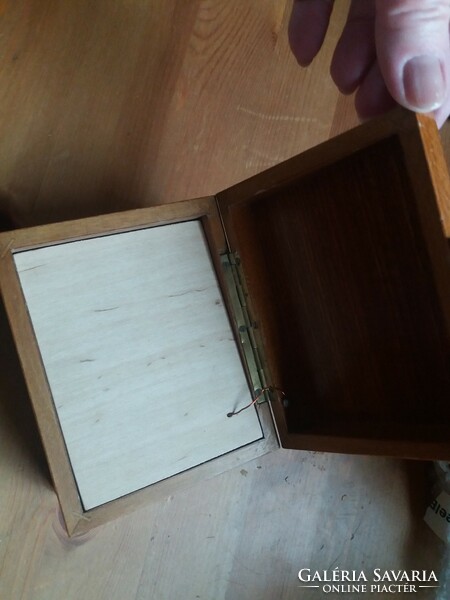 Februholz wooden music box