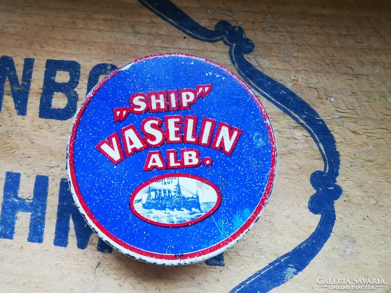 Ship vaseline box