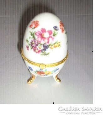 Porcelain jewelry holder with gold-colored metal lock and flower