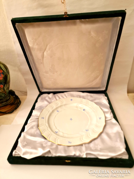 Porcelain decorative plate with blue flowers in a velvet box