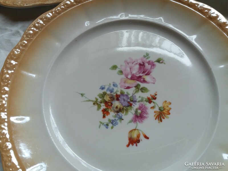 Antique éva series with iridescent edge and flower pattern from Zsolna