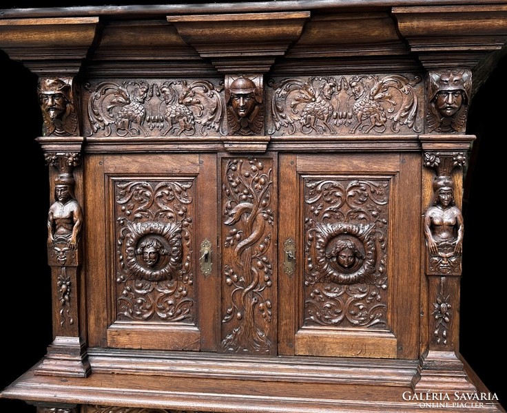 Renaissance style cabinet cabinet