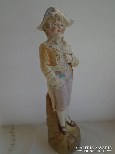 XIX. századból származó figurális szobor