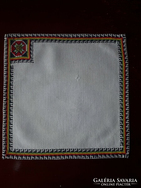Rákóczi patterned embroidered small tablecloth