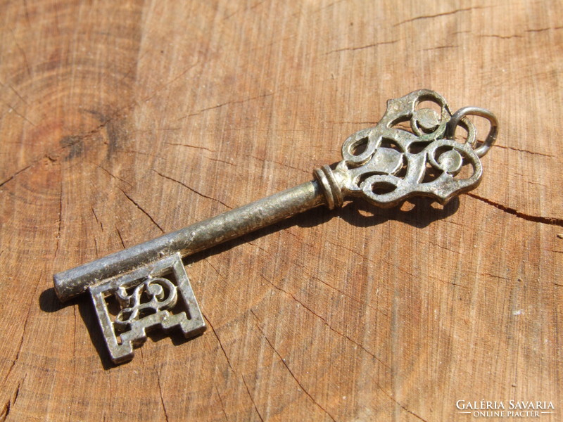 Silver key pendant (210425)