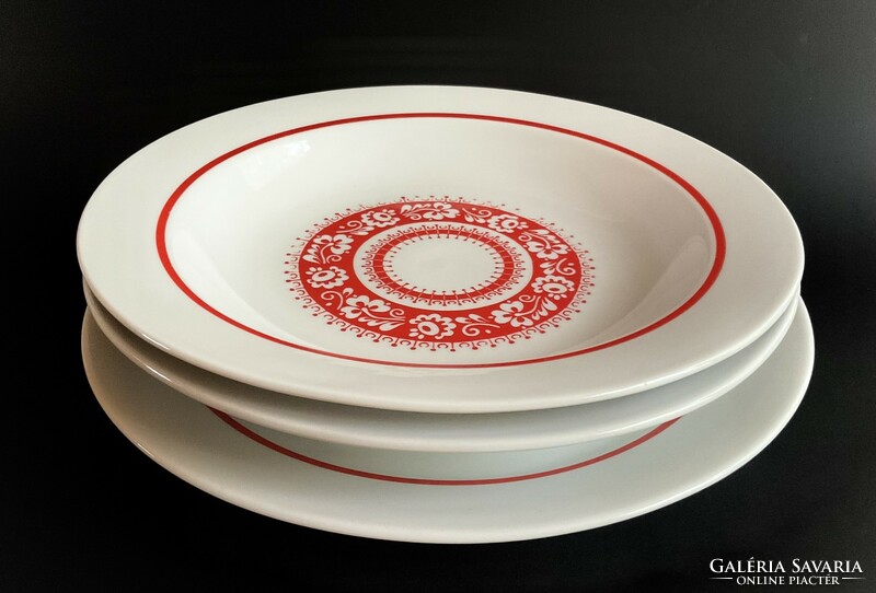 Alföldi 3 red folk pattern plates