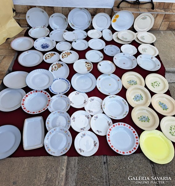 Vegyes tányér tányérok kínáló Alföldi Centrum Varia napocskás  mélytányér süteményes tányér