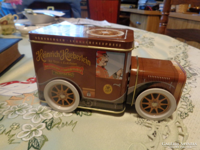 Nürnbergi , karácsonyi   mézeskalács és csokoládégyár ,  szállító  játék autó ,  zenélő szerkezettel