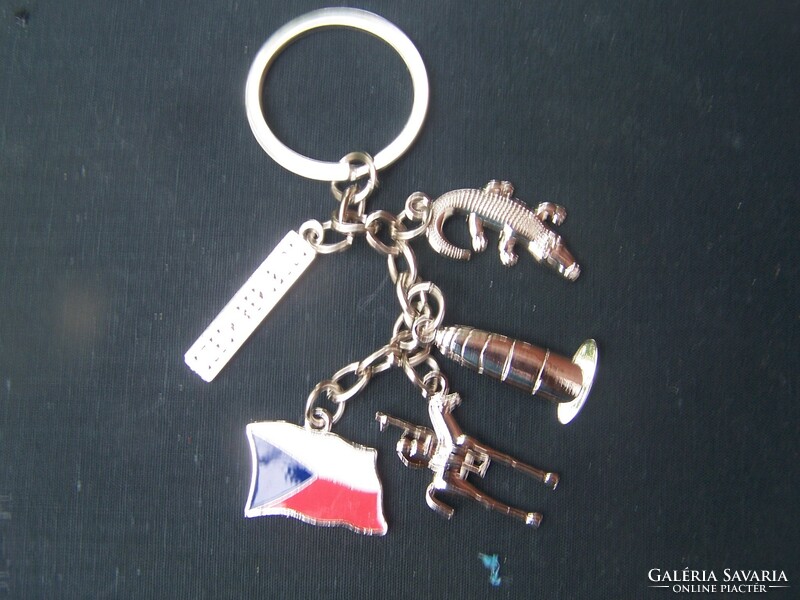 Key ring with five charms