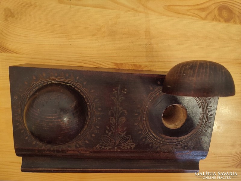 Fából készült antik tintartó