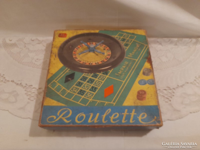 Retro roulette game in box