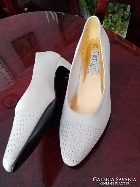 Fehér női cipő  arany színű béléssel és díszítéssel  Méret:  8 1/2 W pl. esküvőre!!
