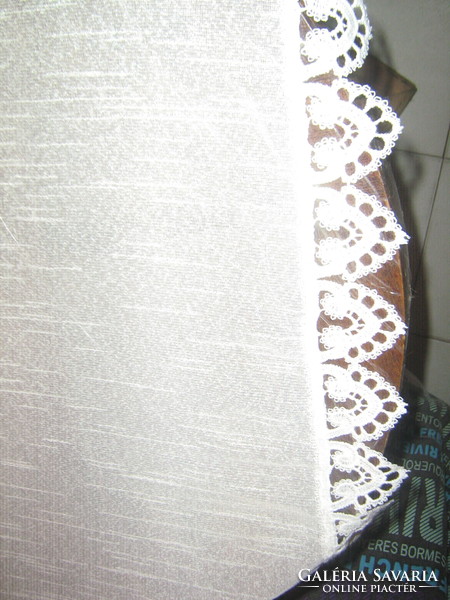 Gyönyörű vintage stílusú különleges csipkés szélű sarkán lekerített hatalmas vitrázs függöny pár