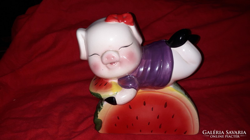 Fairy porcelain pig bush pig on the melon slice 16 x 16 x 5 cm as shown in the pictures