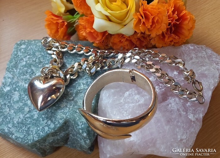 Jewelry fair! 53. Set - shiny golden necklace with heart pendant, bracelet