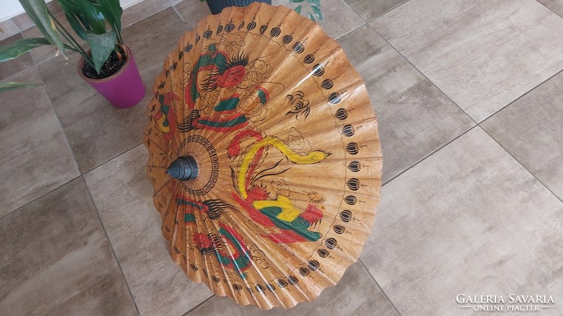 (K) beautiful Chinese umbrella