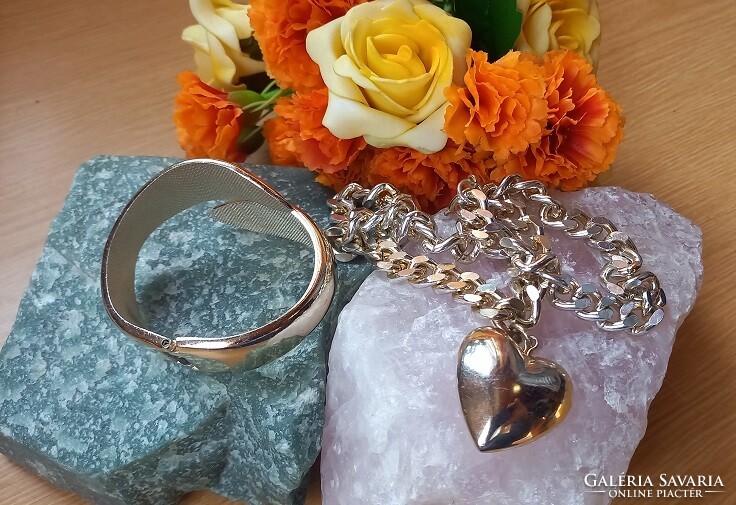 Jewelry fair! 53. Set - shiny golden necklace with heart pendant, bracelet