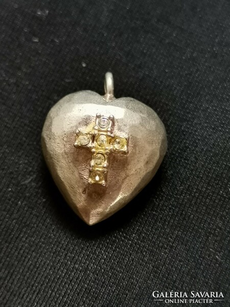 Beautiful silver heart pendant