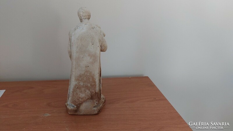 (K) old statue 3 figures (pumice stone?)
