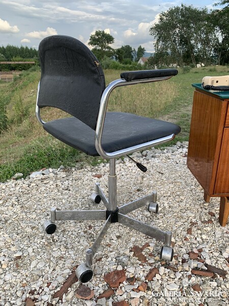 Old retro swivel chair with armrests, Czechoslovak West German co-production, mid-70s
