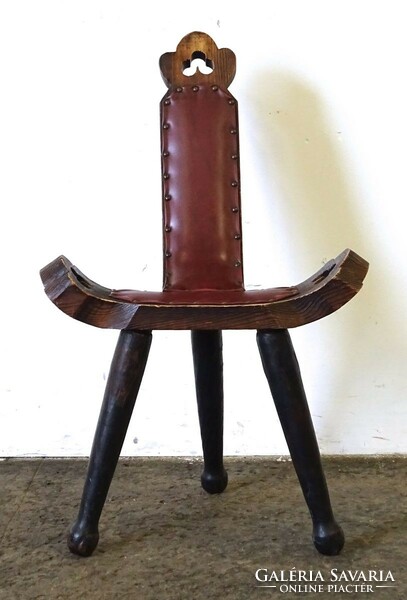 1M701 old small carved three-legged chair