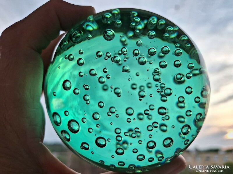 Beautiful all-bubble paperweight