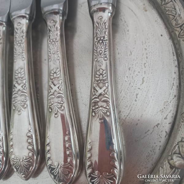 6 knives with silver-plated handles
