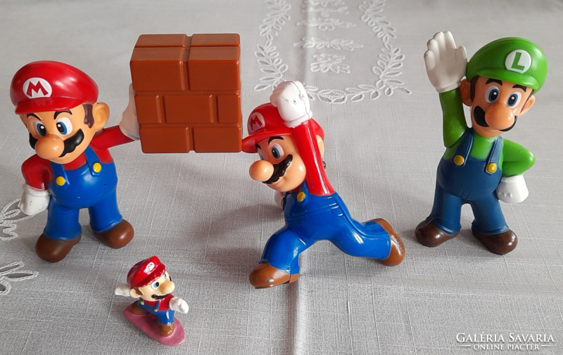 4 Super Mario and Luigi figures