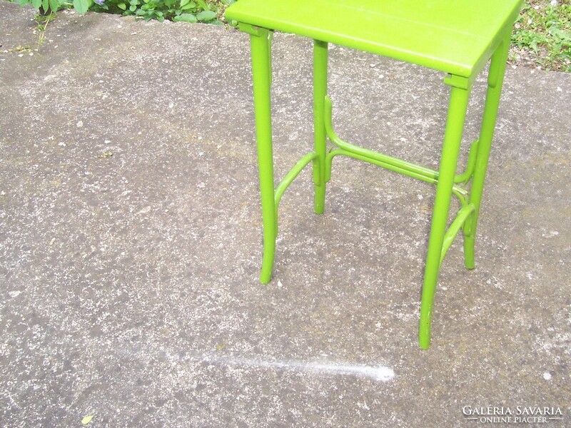 Thonet-style flowerpot, table, pedestal