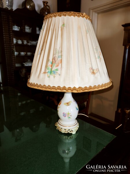 Undamaged, 56 cm Herend Victoria pattern table lamp, with the original silk shade