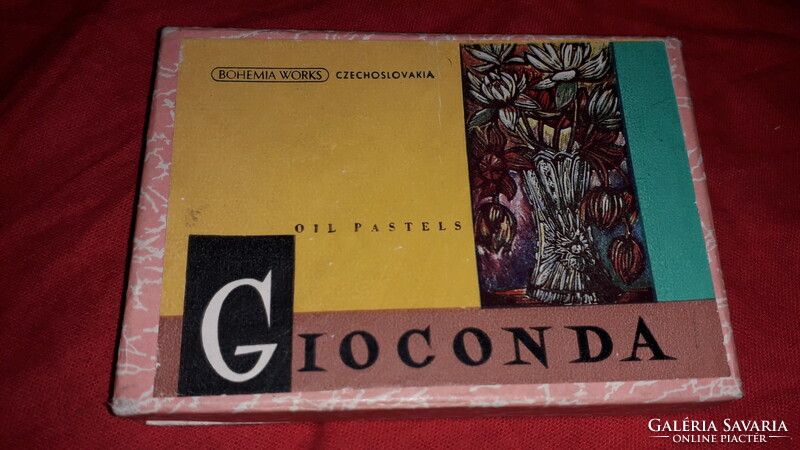 1970s bohemia Czech gioconda oil pastel set with box in good condition as shown in the pictures