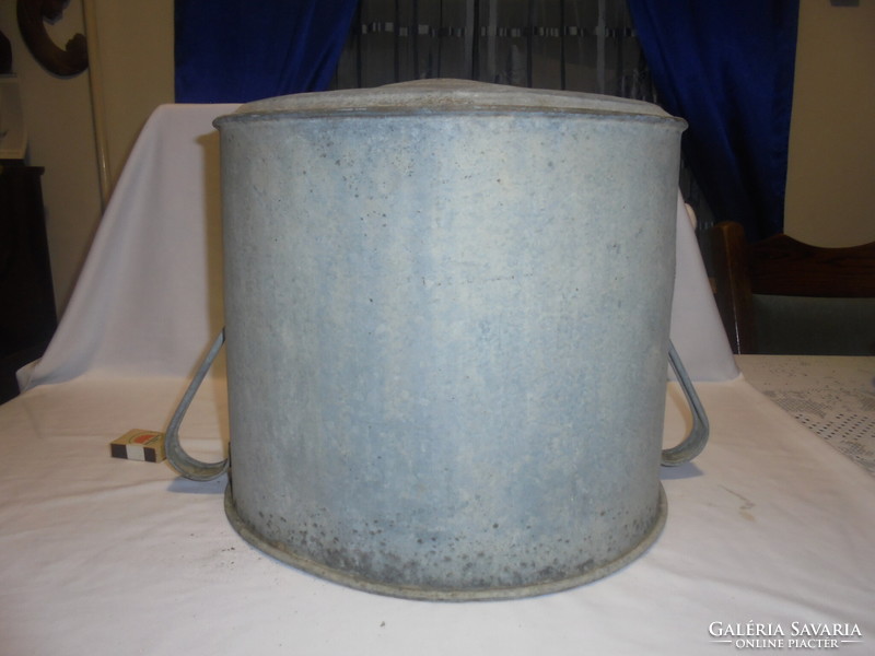 Old tin or galvanized sheet pot - large size
