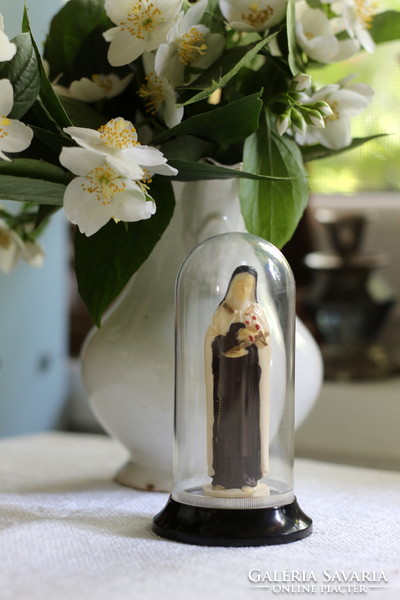 Saint Thérèse of Lisieux vintage small statuette under a hood, object of grace, made in Italy