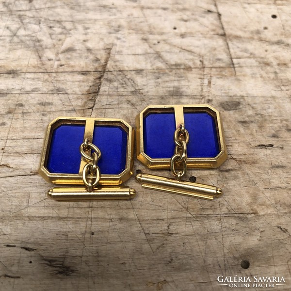 Beautiful elegant 18k gold cufflink with lapis lazuli stone