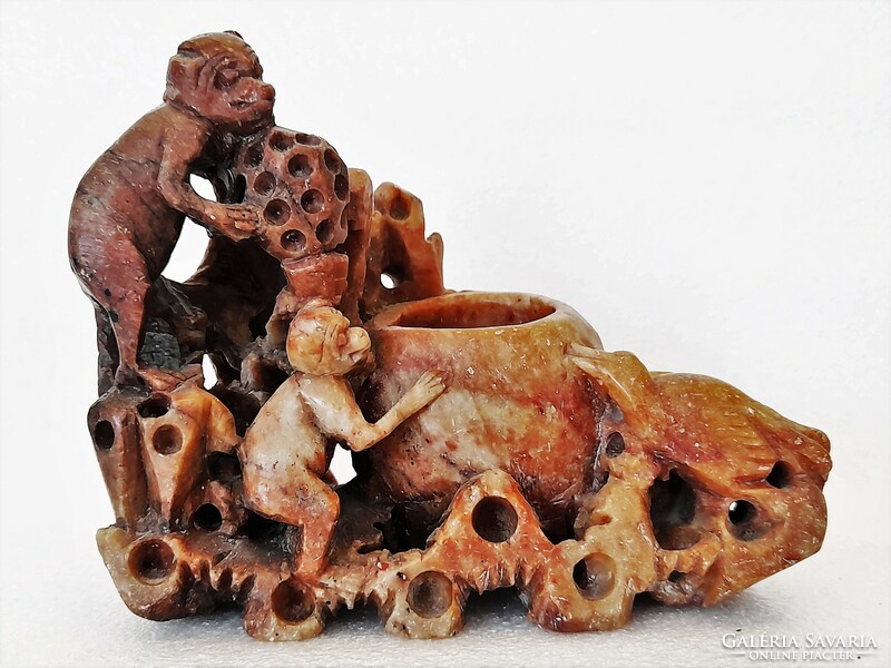 Antik kínai faragott zsírkő ecsetmosó majmokkal, madárral