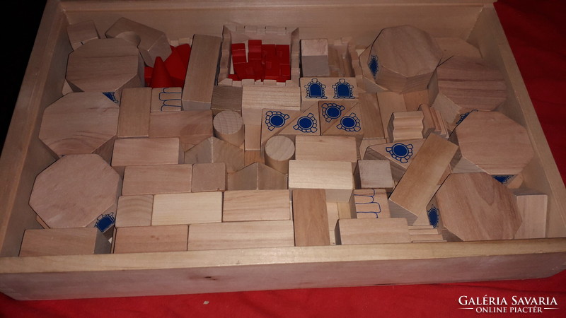 Retro castle building toy wooden cube with more than 5 kg box in good condition according to the pictures