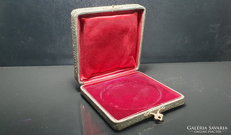 Antique jewelry box. XIX.