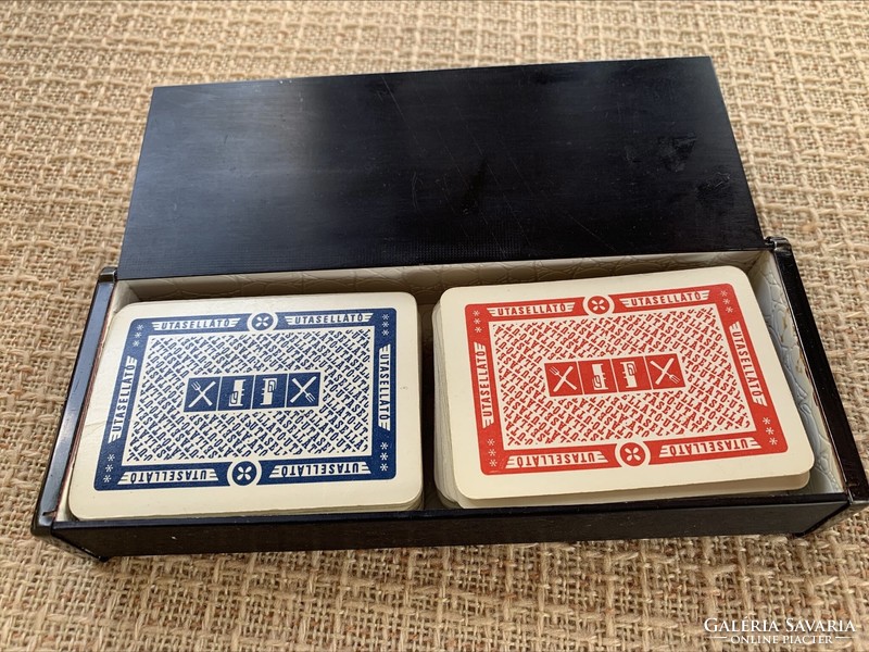 Passenger catering French rummy card in a nice tin box