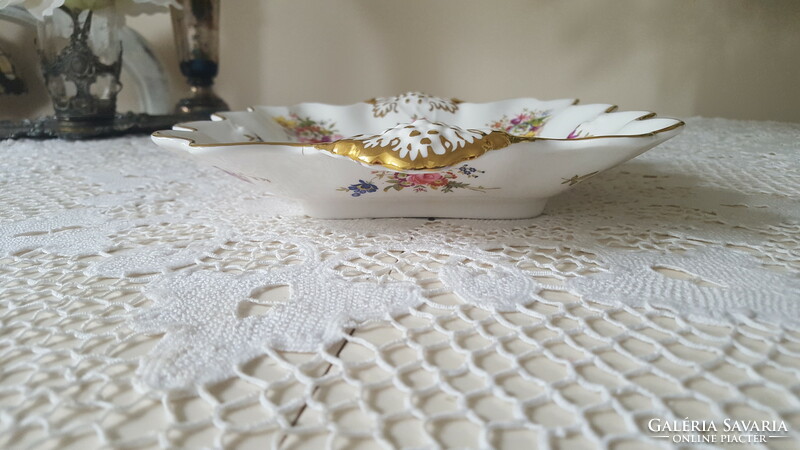 Beautiful, Hammersley English bone china centerpiece, seller